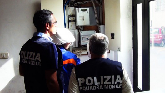 Modica Rubano Corrente Elettrica Arrestata Coppia Di Modicani